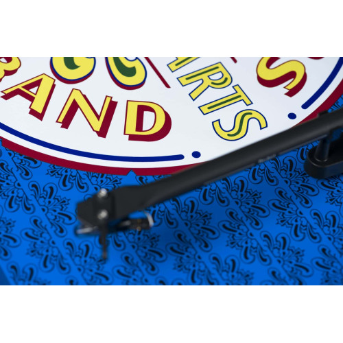 Pro-Ject Art Essential III Sgt. Pepper OM10