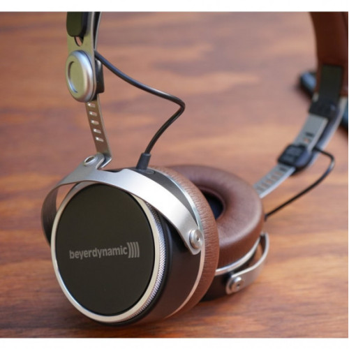 Beyerdynamic Aventho wireless brown