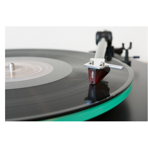 NAD C 588 Turntable