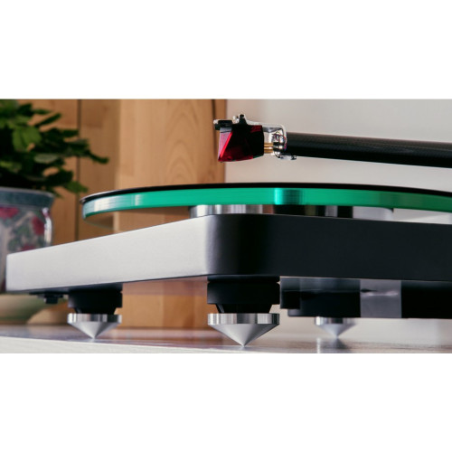 NAD C 588 Turntable