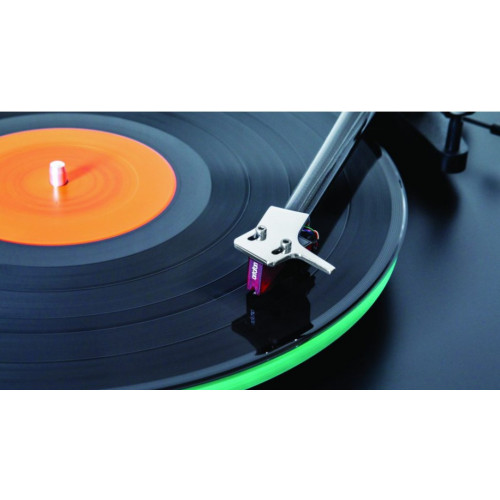 NAD C 588 Turntable