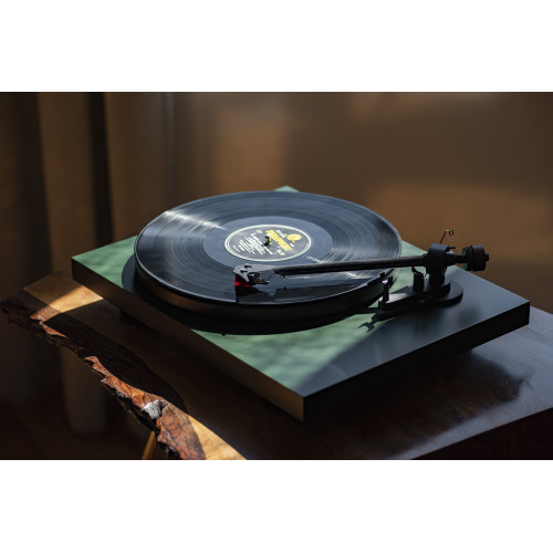 Pro-Ject Debut Carbon EVO 2M-Red Satin Green