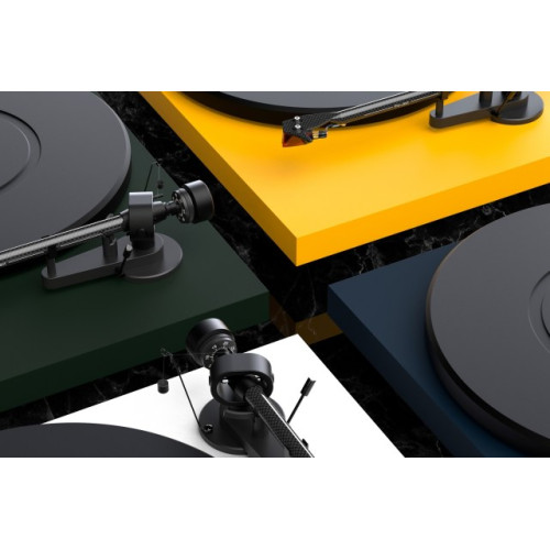 Pro-Ject Debut Carbon EVO 2M-Red Satin Yellow