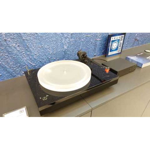 Pro-Ject X2 B Quintet Red Satin Black