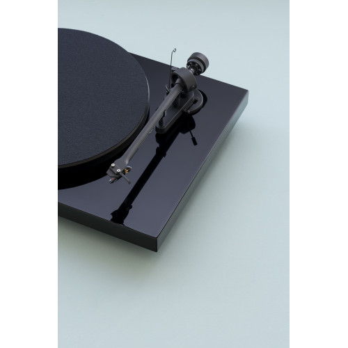 Pro-Ject Debut III Phono BT OM5e HG Black