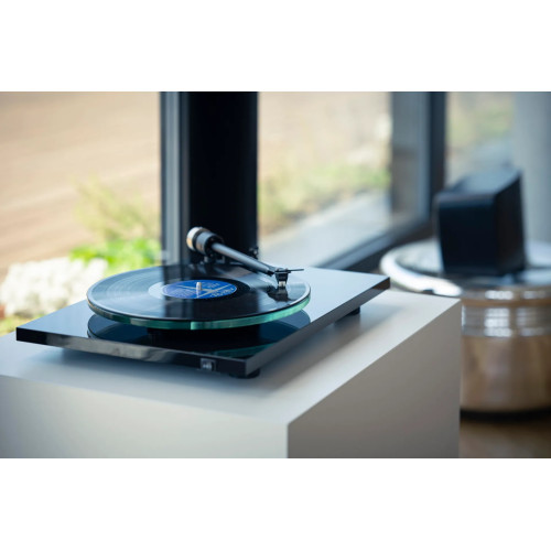 Pro-Ject T2 W Rainier High Gloss Black