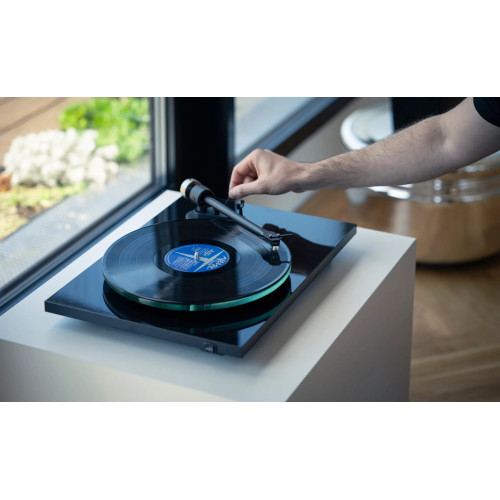 Pro-Ject T2 W Rainier High Gloss Black
