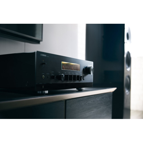 Yamaha R-N2000A Black