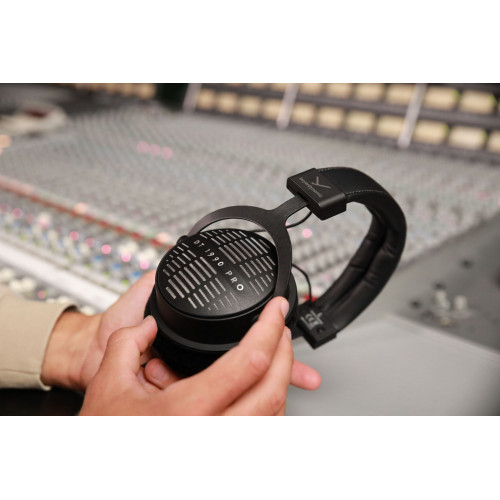 Beyerdynamic DT 1990 PRO MK II