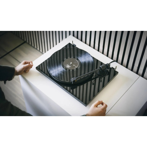 Pro-Ject E1.2 Pick It MM E High Gloss Black